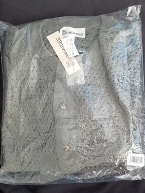 No Boundaries Men’s Light Gray Casual Button-Down Shirt